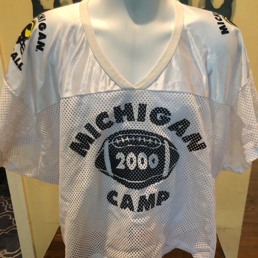 Men’s XL U of M training camp 2000 XL practice